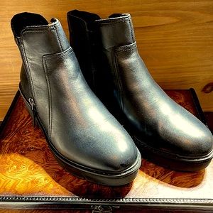 Like New Leather Clark’s Wedge Booties Size 9